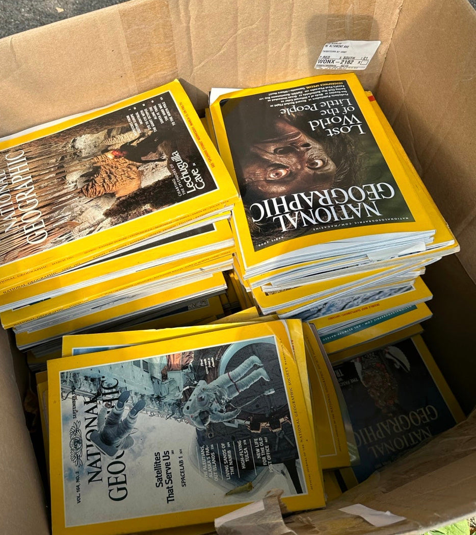 15 National Geographic magazines - mixed
